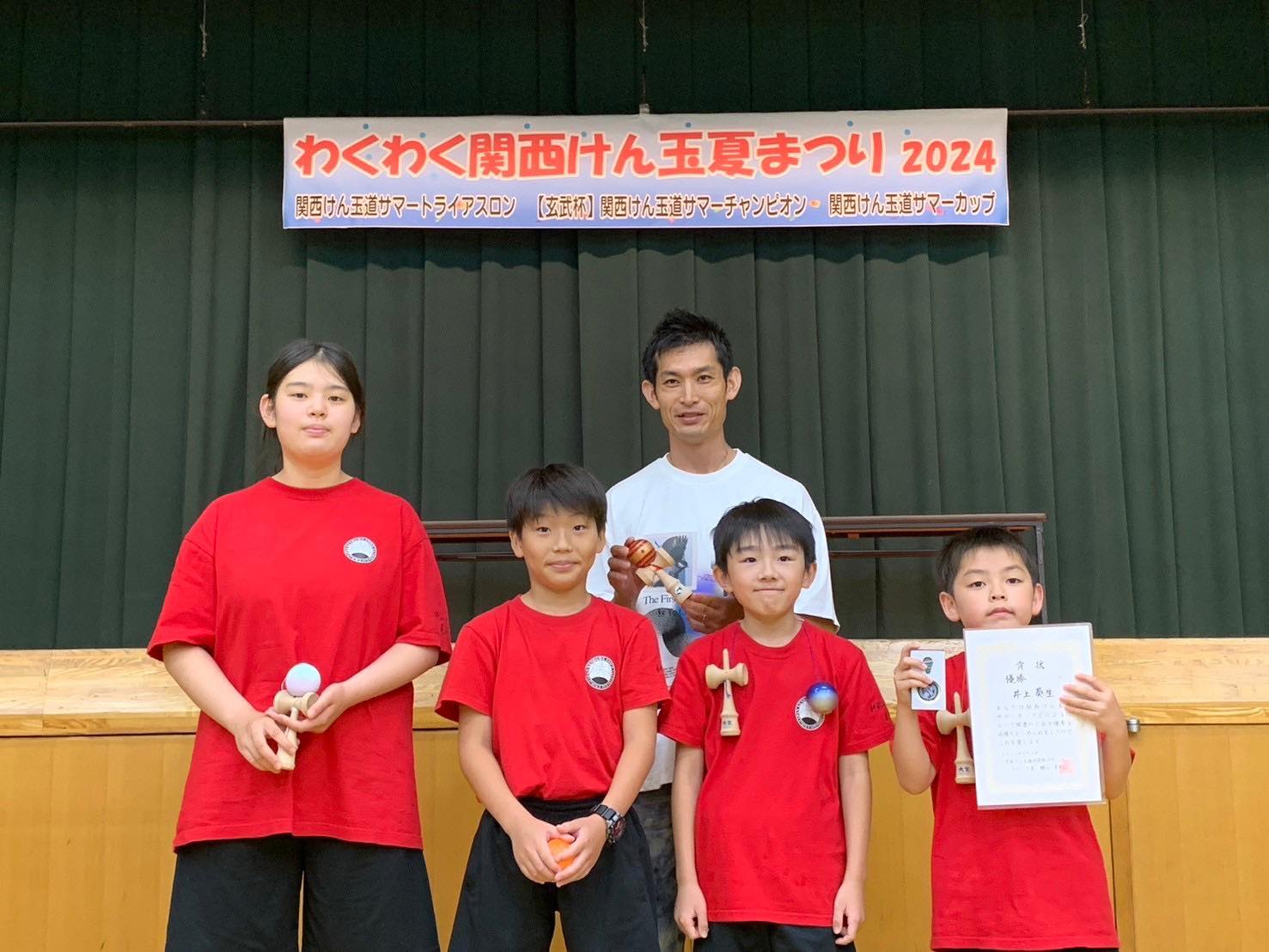 関西を中心に様々な大会に参加しています